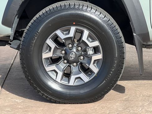Certified 2023 Toyota Tacoma TRD Off-Road image 33