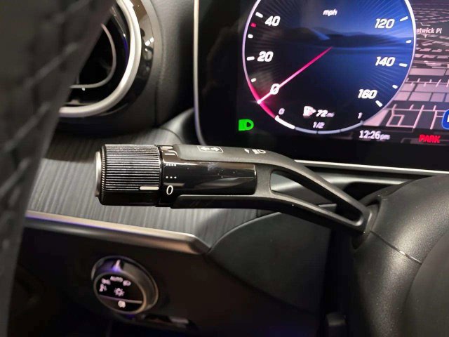 Used 2025 Mercedes-Benz C 300 Sedan image 37