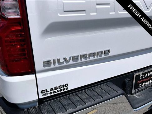 Used 2024 Chevrolet Silverado 1500 LT AWD/4WD image 24