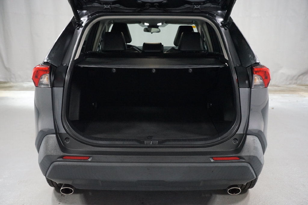 Certified 2022 Toyota RAV4 XLE Premium FWD image 35