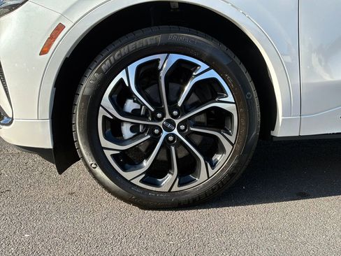 Used 2025 Lincoln Nautilus Reserve image 27