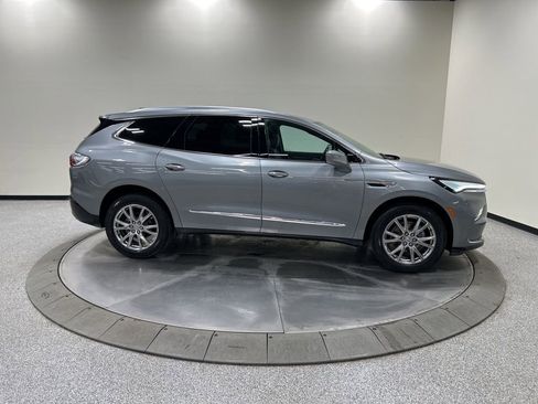 Used 2023 Buick Enclave Essence w/ Experience Buick Package image 5