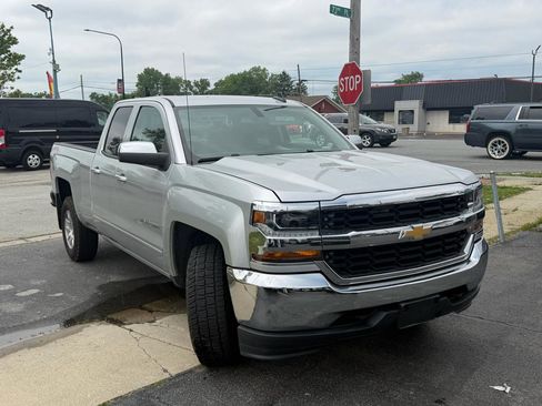 Used 2019 Chevrolet Silverado 1500 LT AWD/4WD image 3