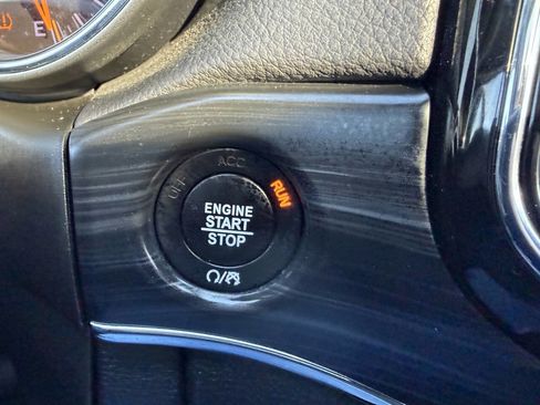 Used 2022 Jeep Grand Cherokee Limited image 18