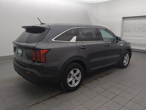 Used 2023 Kia Sorento LX FWD image 10