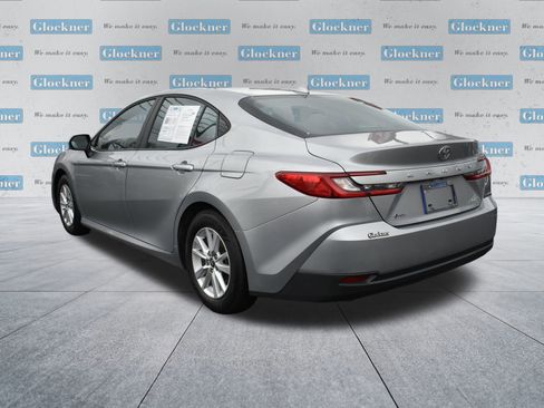 Used 2025 Toyota Camry LE image 8