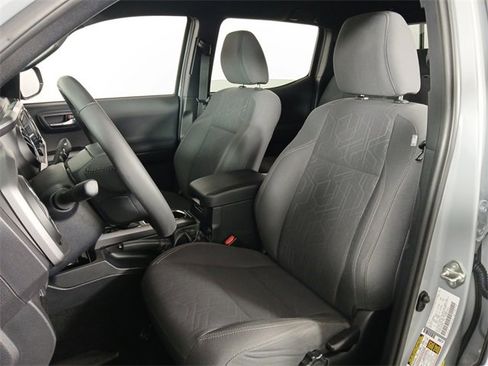 Used 2019 Toyota Tacoma TRD Off-Road image 18