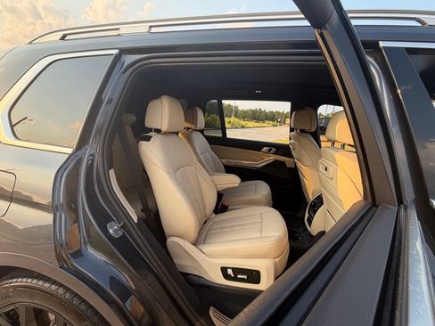 Used 2021 BMW X7 xDrive40i w/ Premium Package AWD/4WD image 39