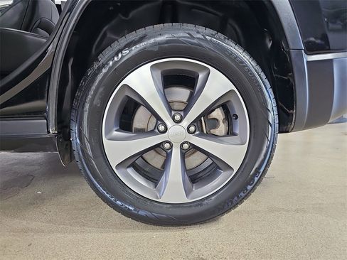 Used 2022 Jeep Cherokee Limited image 38