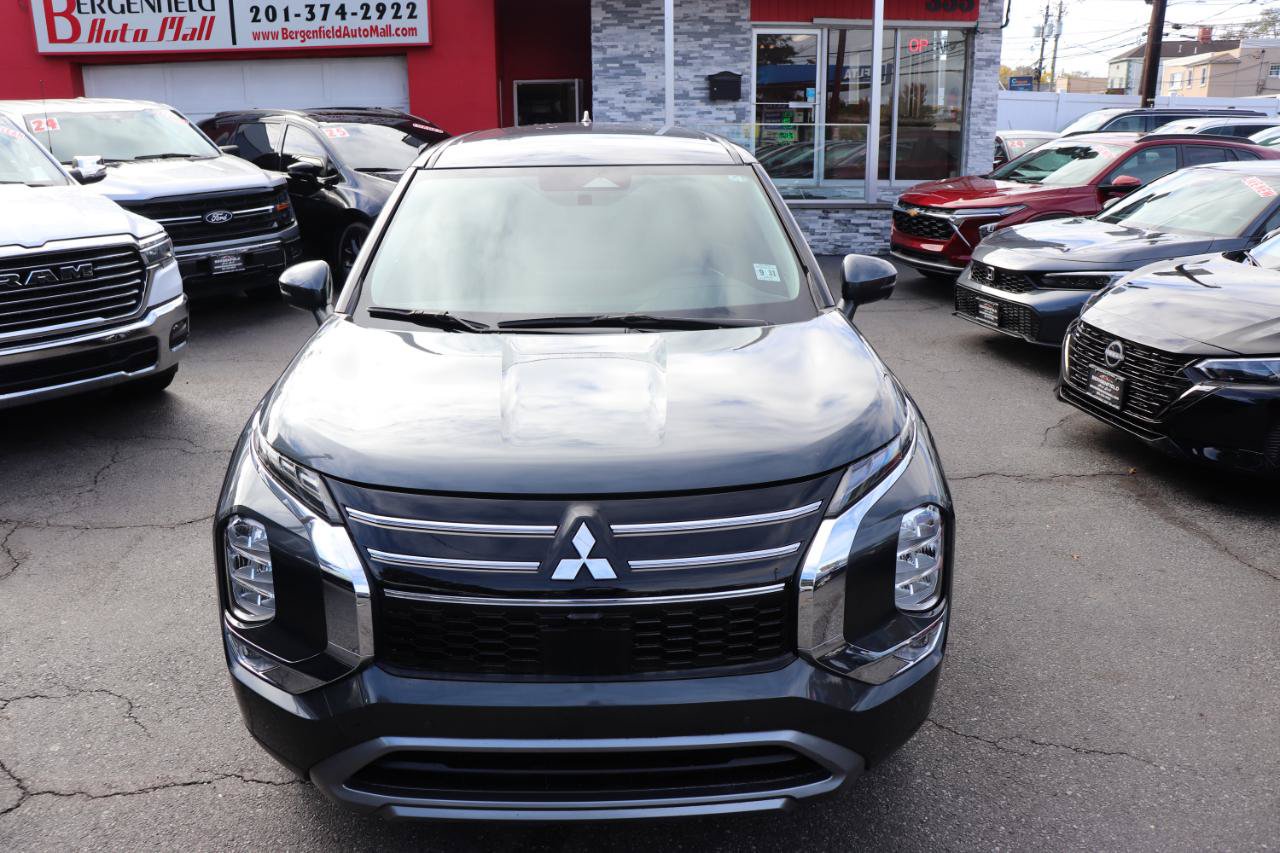 Used 2025 Mitsubishi Outlander SE FWD image 8