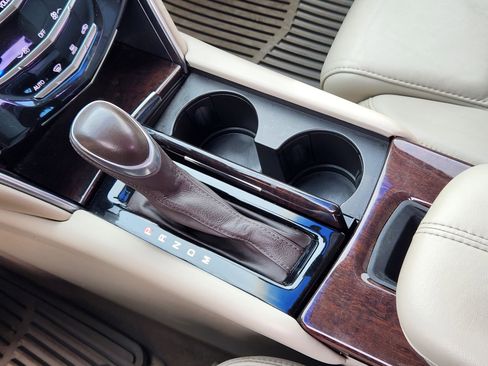 Used 2016 Cadillac XTS image 18