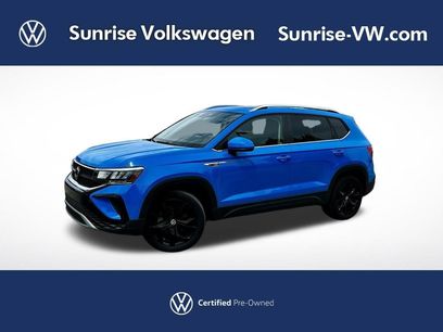 Certified 2024 Volkswagen Taos SE w/ Panoramic Sunroof Package
