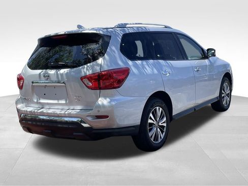 Used 2019 Nissan Pathfinder SL AWD/4WD image 4