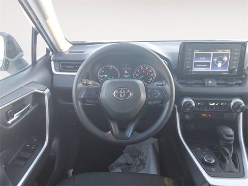 Used 2021 Toyota RAV4 XLE image 12