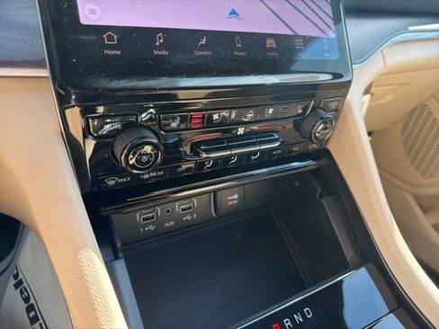 New 2025 Jeep Grand Cherokee Limited w/ Luxury Tech Group II image 20