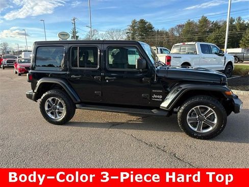 Used 2022 Jeep Wrangler Unlimited Sahara image 2