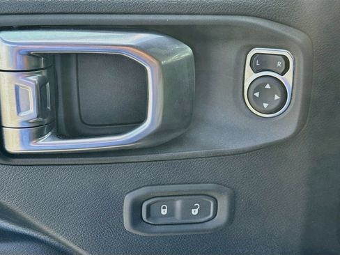 Certified 2023 Jeep Wrangler Unlimited w/ Cold Weather Group AWD/4WD image 19