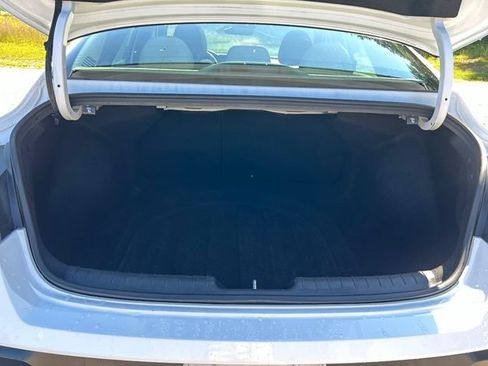 Certified 2025 Hyundai Elantra SEL FWD image 22