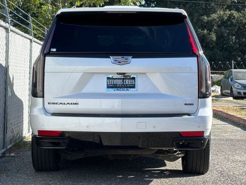 Used 2022 Cadillac Escalade ESV Sport Platinum w/ Heavy-Duty Trailer Package image 5