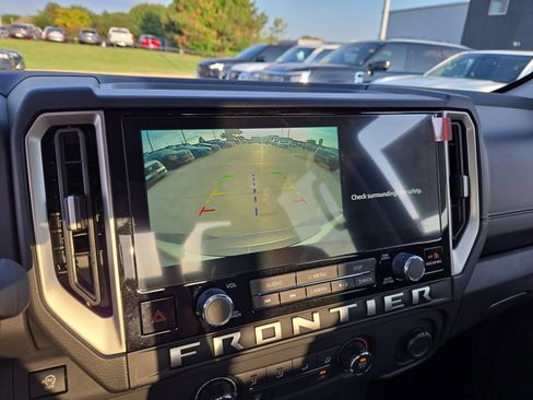 New 2025 Nissan Frontier SV AWD/4WD image 22