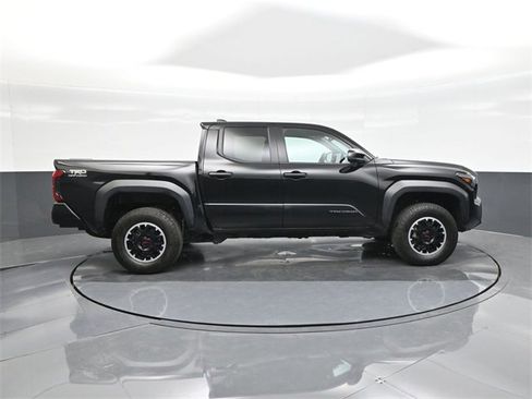 Used 2024 Toyota Tacoma TRD Off-Road image 26