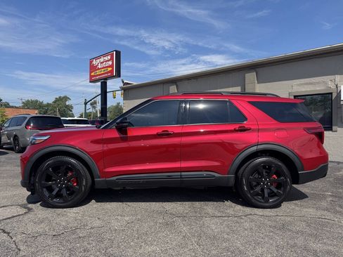 Used 2023 Ford Explorer ST w/ Technology Package AWD/4WD image 5