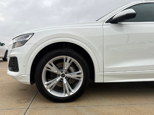 Used 2022 Audi Q8 Premium Plus AWD/4WD image 5