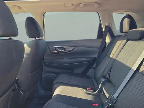 Certified 2017 Nissan Rogue SV image 13