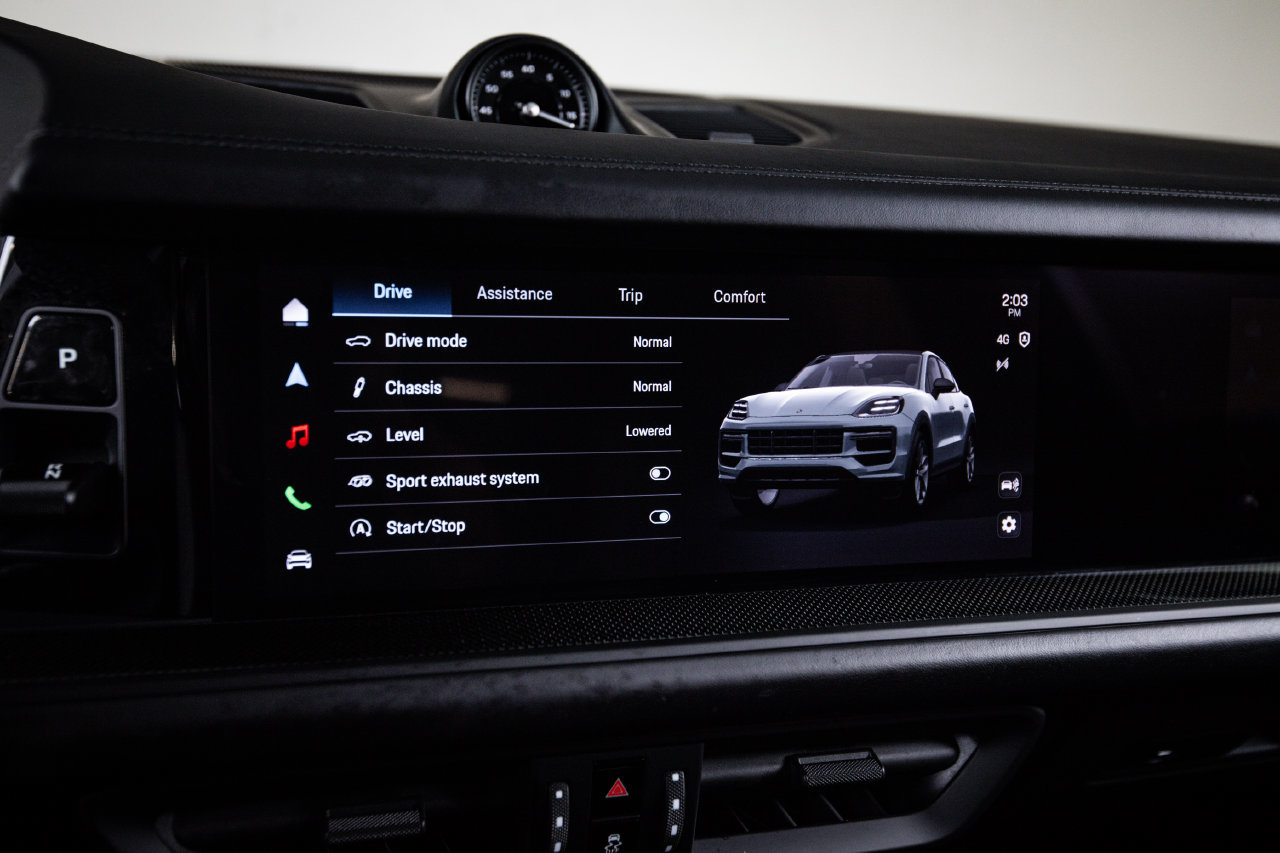 Certified 2026 Porsche Cayenne GTS AWD/4WD image 17