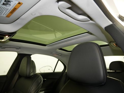 Used 2023 Mercedes-Benz C 300 4MATIC Sedan image 11