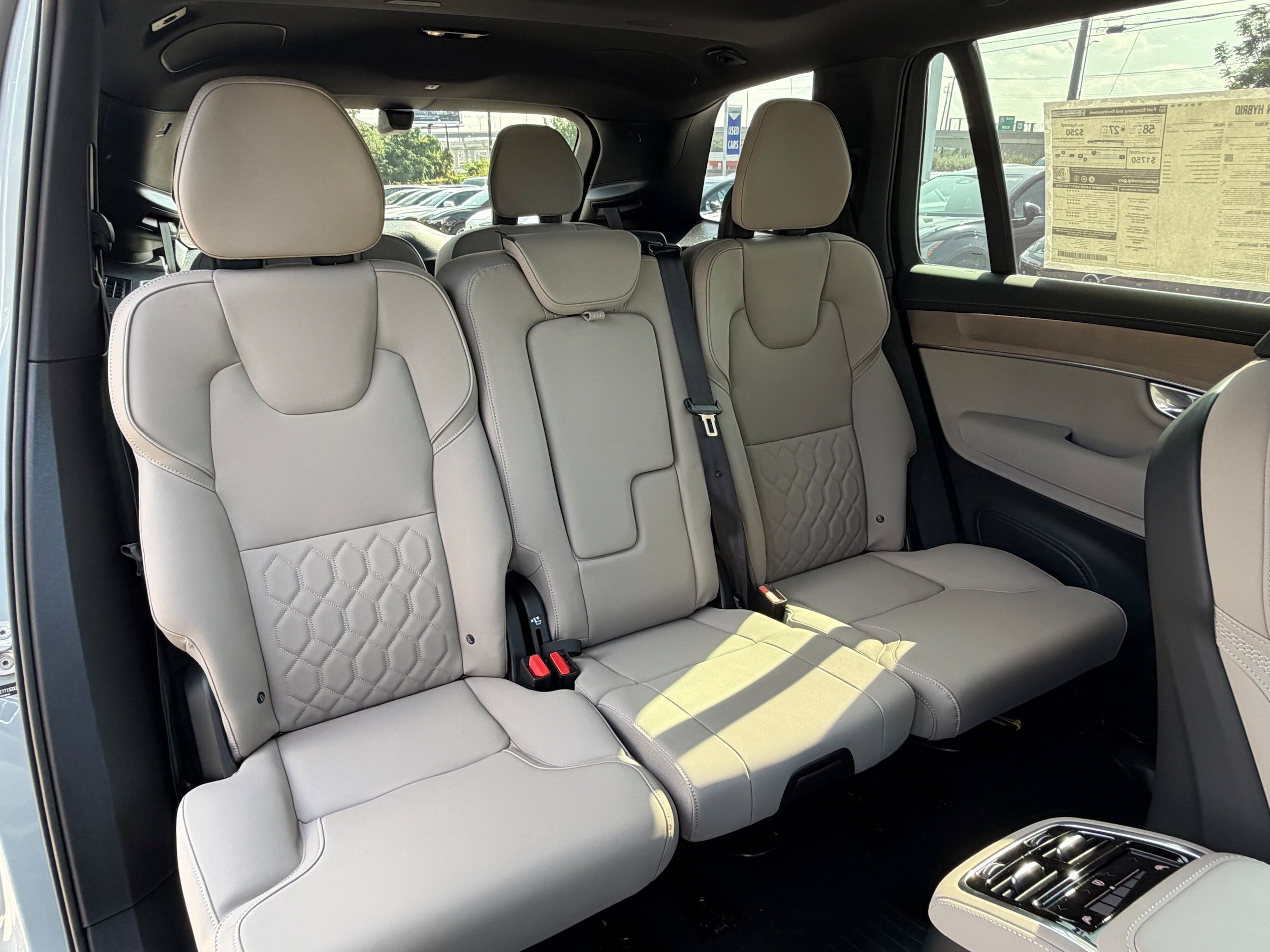 New 2026 Volvo XC90 T8 Plus w/ Protection Package Premier AWD/4WD image 10