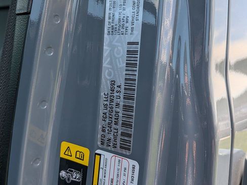 New 2026 Jeep Wrangler Unlimited Rubicon w/ Xtreme 35 Tire Package AWD/4WD image 36