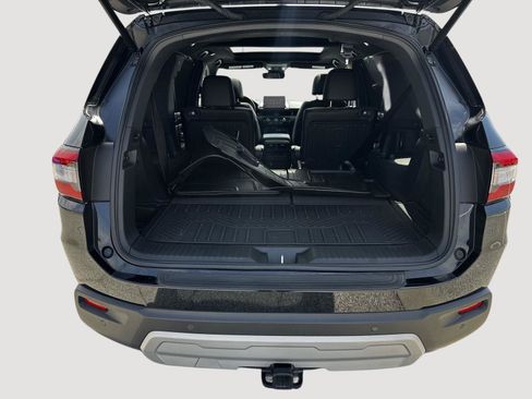 Certified 2025 Honda Pilot TrailSport image 24