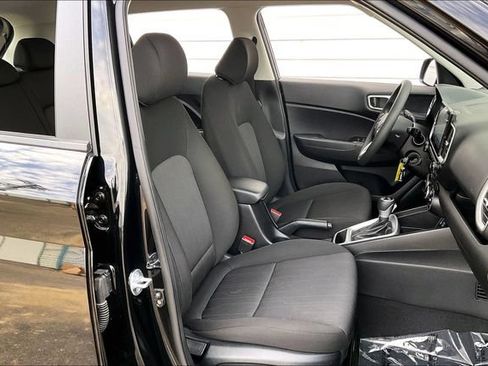 Certified 2026 Hyundai Venue SE FWD image 9