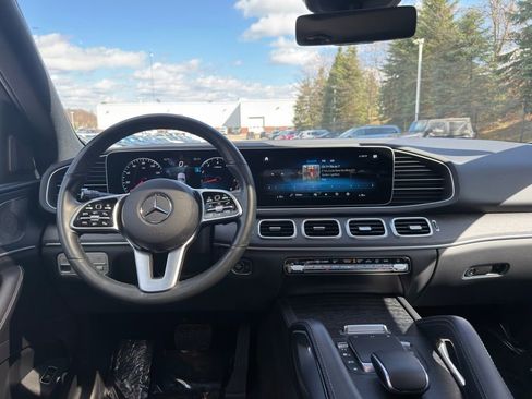 Used 2022 Mercedes-Benz GLE 350 4MATIC w/ Premium Package image 16