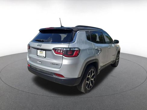 Used 2025 Jeep Compass Limited AWD/4WD image 5