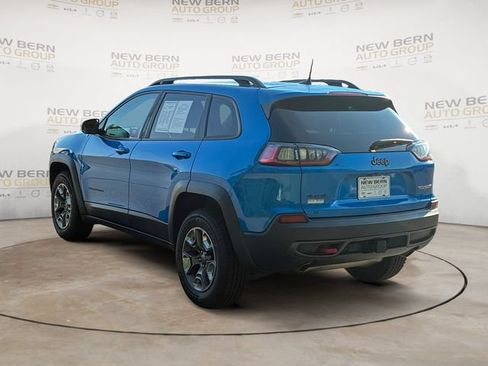 Used 2019 Jeep Cherokee Trailhawk w/ Comfort/Convenience Group AWD/4WD image 3