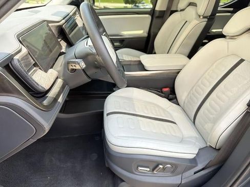 Used 2022 Rivian R1T Launch Edition AWD/4WD image 9