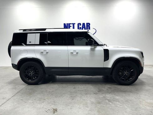 Used 2020 Land Rover Defender 110 HSE AWD/4WD image 2