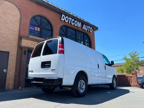 Used 2017 GMC Savana 2500 RWD image 12
