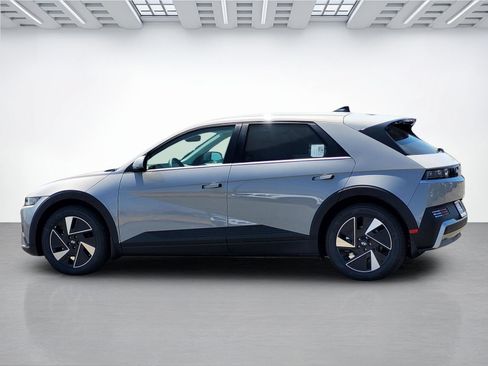 New 2026 Hyundai Ioniq 5 SEL RWD image 7