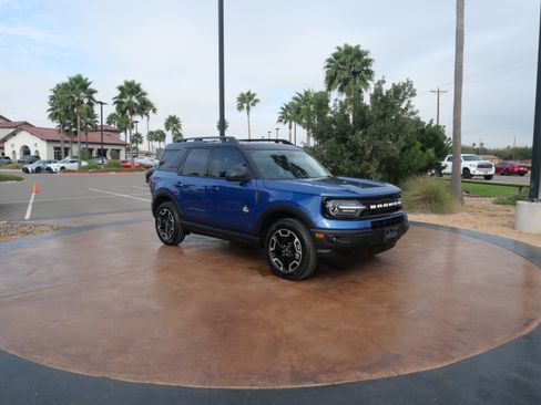 Used 2024 Ford Bronco Sport Outer Banks image 1