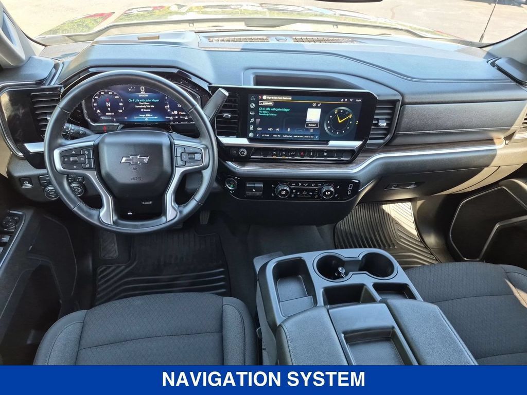 Used 2026 Chevrolet Silverado 1500 RST AWD/4WD image 16