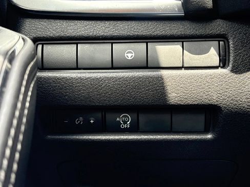 Used 2023 Nissan Rogue SV FWD image 27