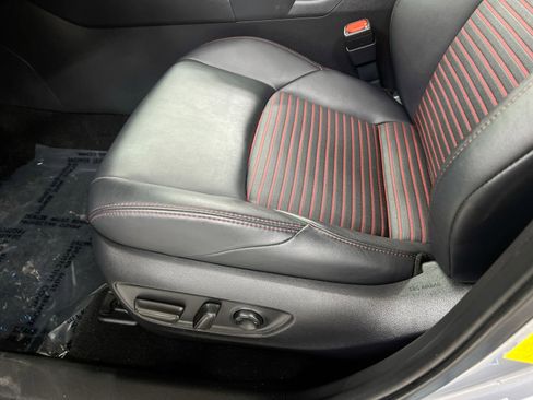 Used 2022 Toyota RAV4 XSE image 18