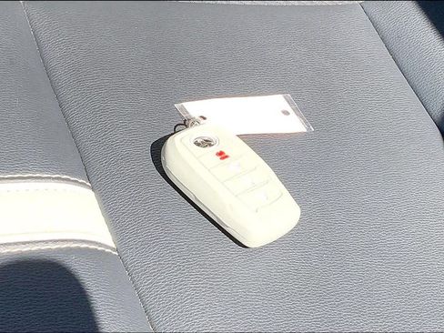 Used 2025 Toyota Camry SE FWD image 14