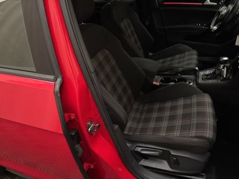 Used 2015 Volkswagen GTI S FWD image 21