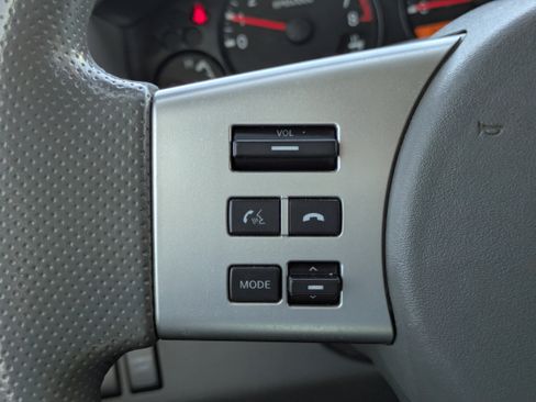 Used 2015 Nissan Frontier SV image 13