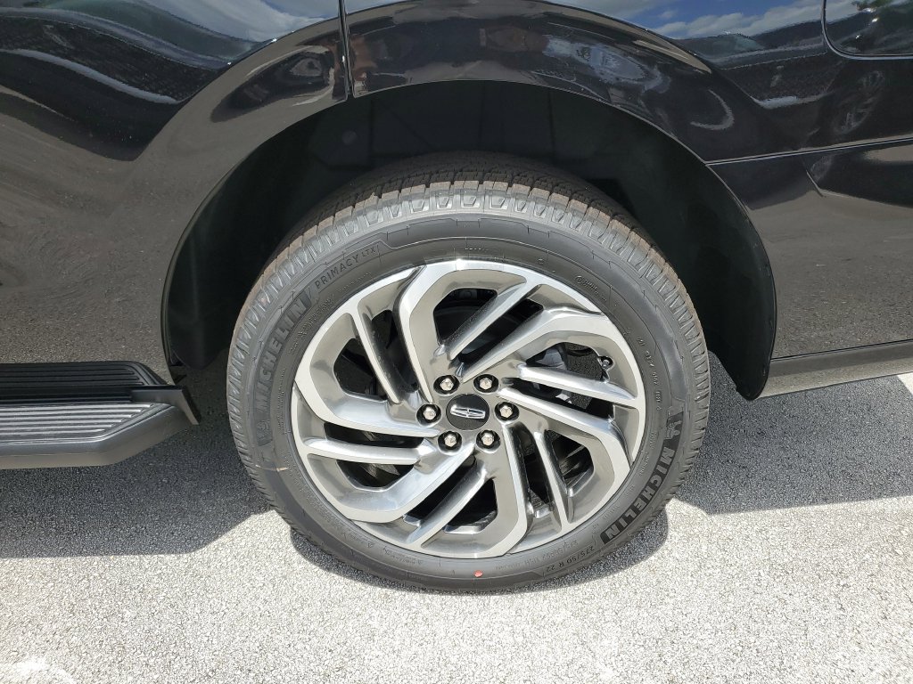 New 2026 Lincoln Navigator Premiere AWD/4WD image 9