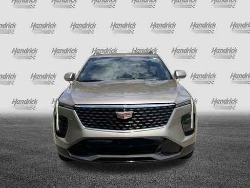 Used 2025 Cadillac XT4 Premium Luxury FWD image 3